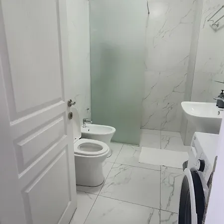 Apartment Modern 1br Apt, 6th Floor Apartament, *
