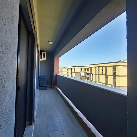 Apartment Modern 1br Apt, 6th Floor Apartament, *